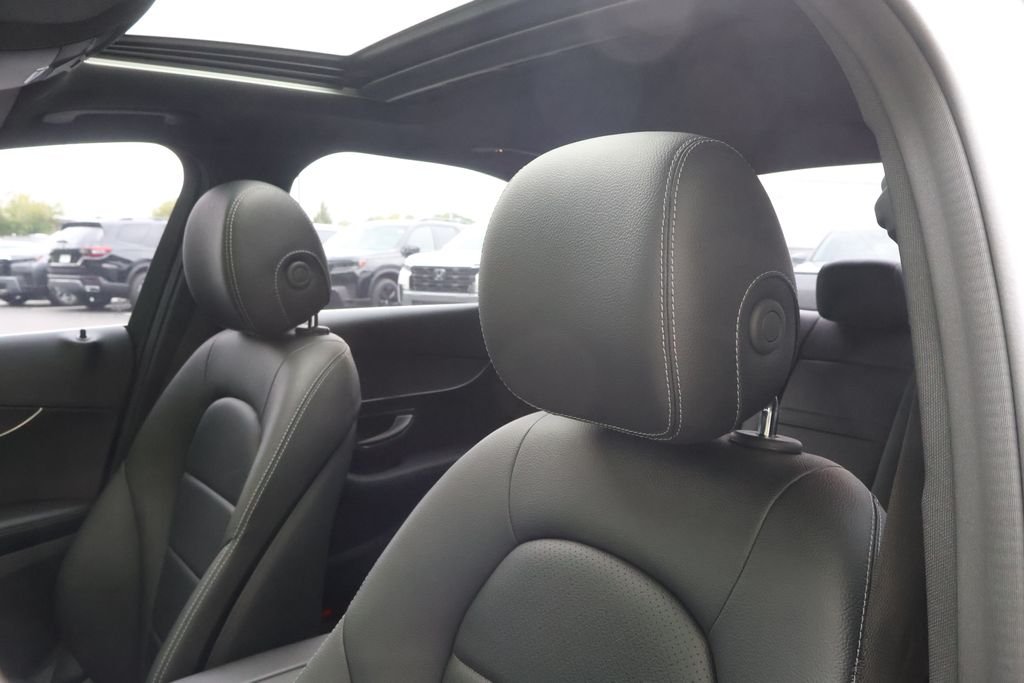 Used 2020 White Mercedes-Benz 4MATIC® image 30