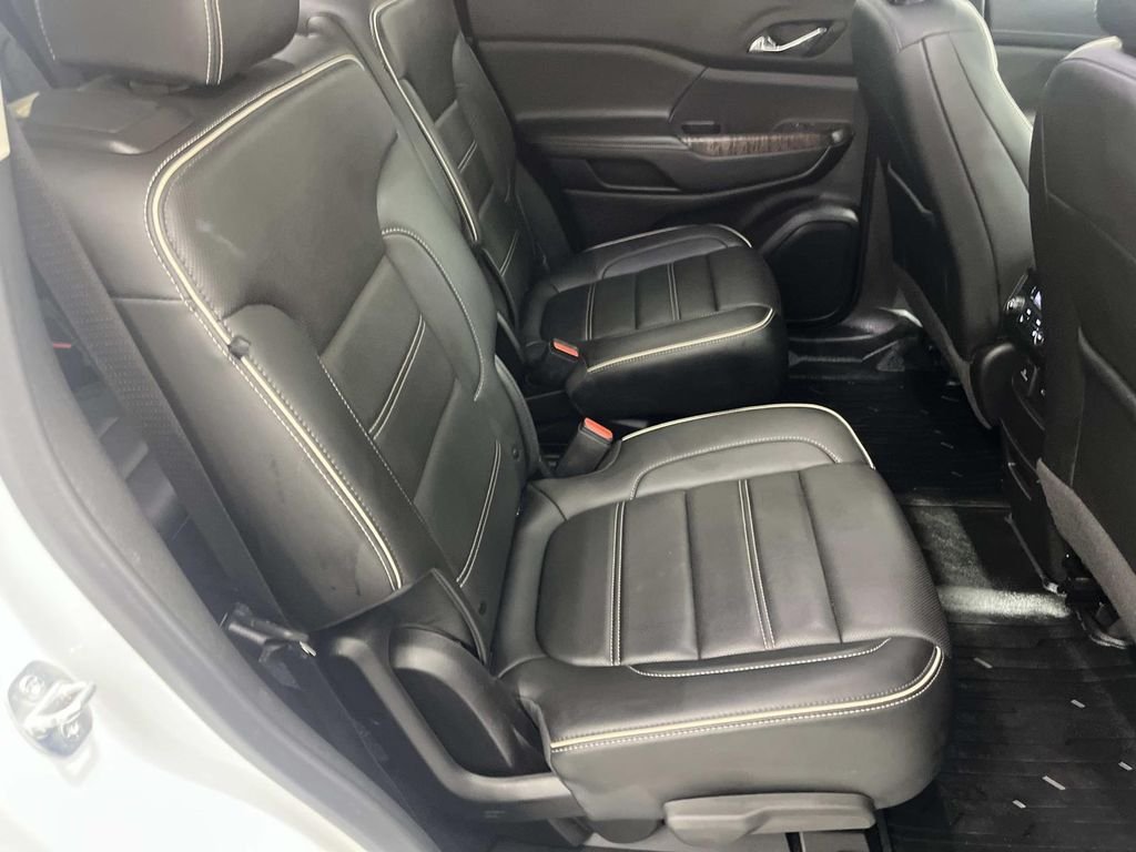 2022 GMC Acadia Denali - Photo 28