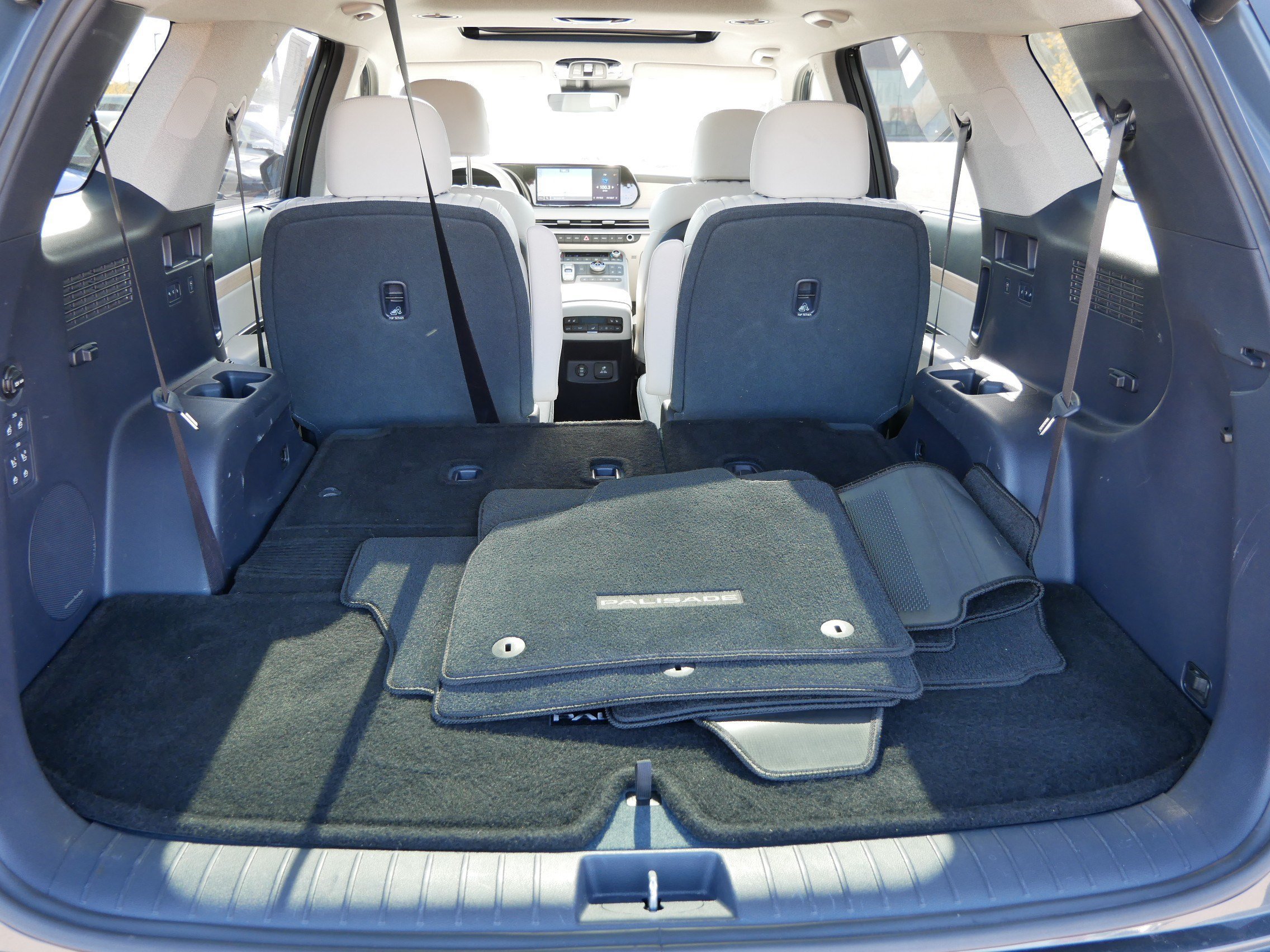 Certified Used 2023 Steel Graphite Hyundai Limited image 17