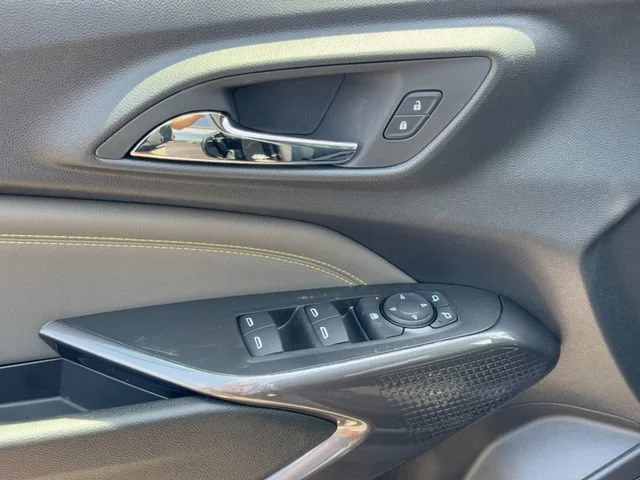 New 2026 Mosaic Black Metallic Chevrolet ACTIV image 12