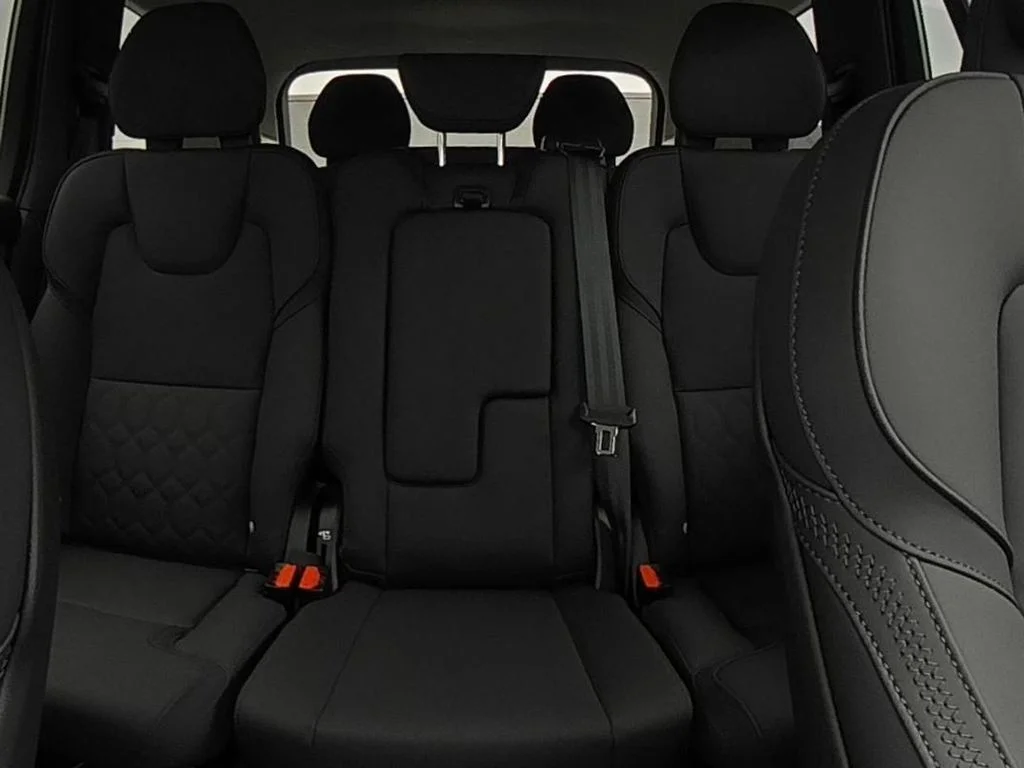 New 2026 Vapour Grey Volvo Core image 31