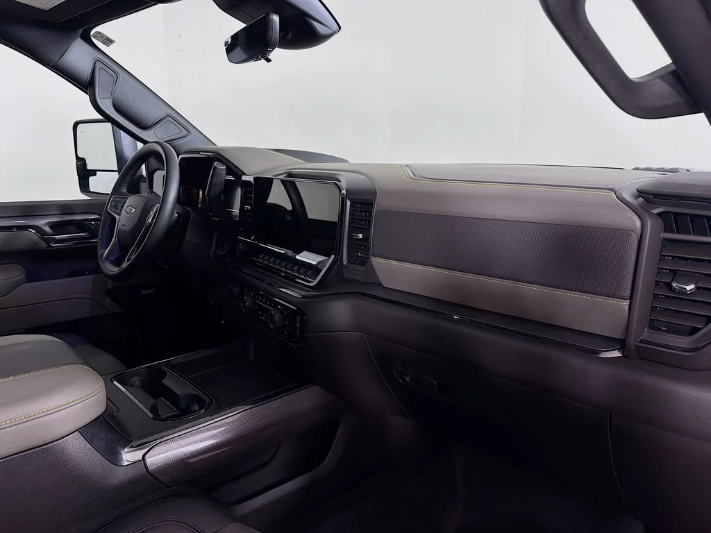 Used 2025 Black Chevrolet ZR2 image 27