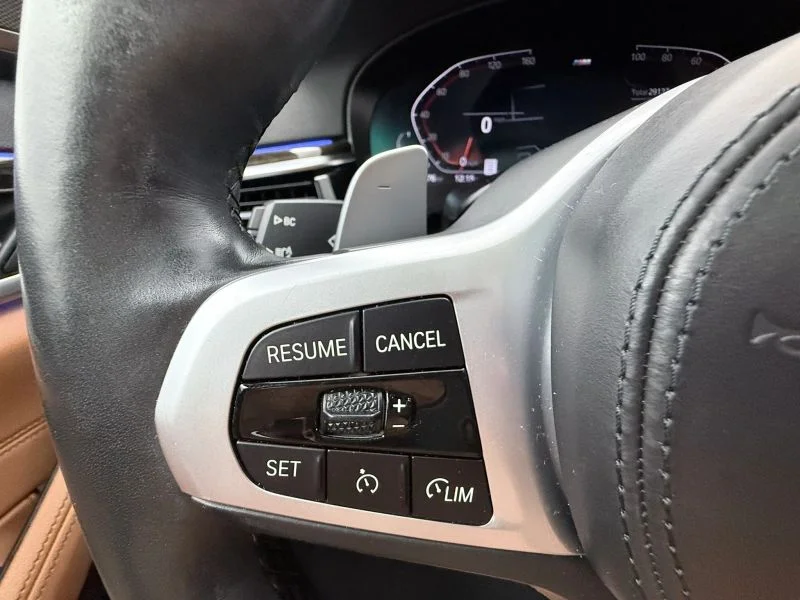 Used 2022  BMW 540i xDrive Sedan 4D image 22