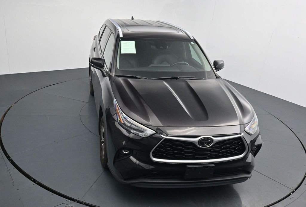 2021 Toyota Highlander XLE - Photo 10