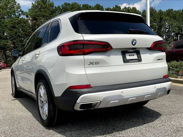 Used 2020 White BMW xDrive40i image 6