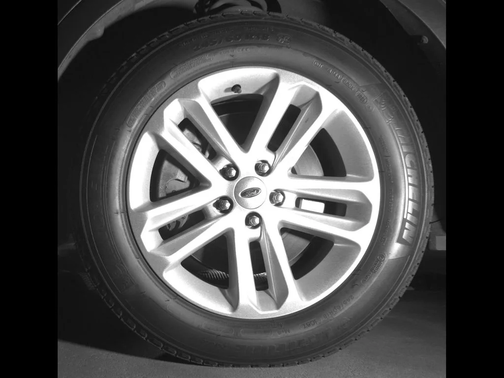 Used 2017 Gray Ford XLT image 9