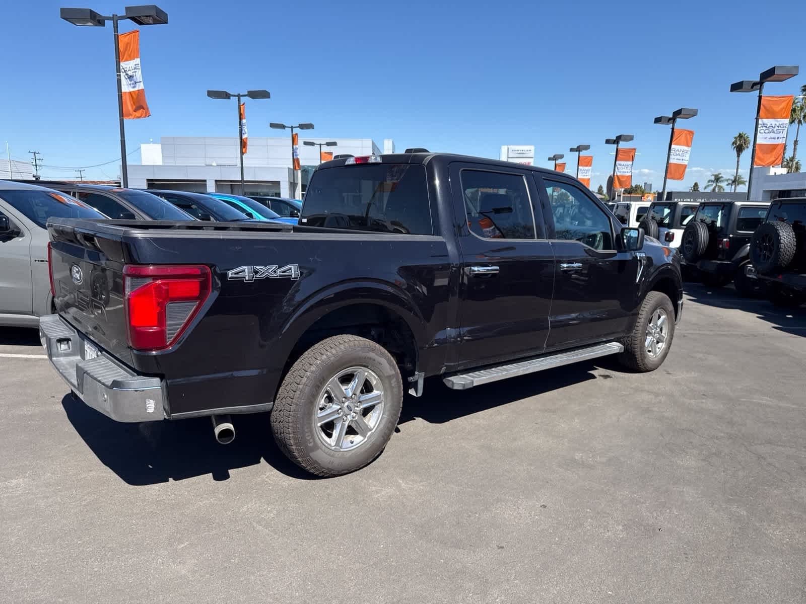 Used 2025 Agate Black Metallic Ford XLT image 8