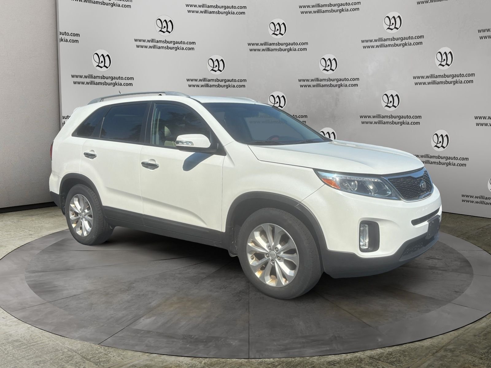 Used 2015 White Kia EX image 7