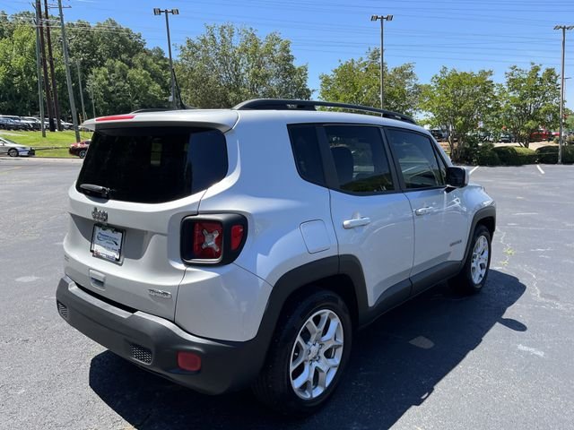 Used 2018 Glacier Metallic Jeep Latitude image 7