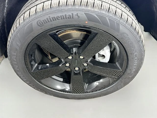 New 2026 Fuji White Land Rover X-Dynamic SE image 33