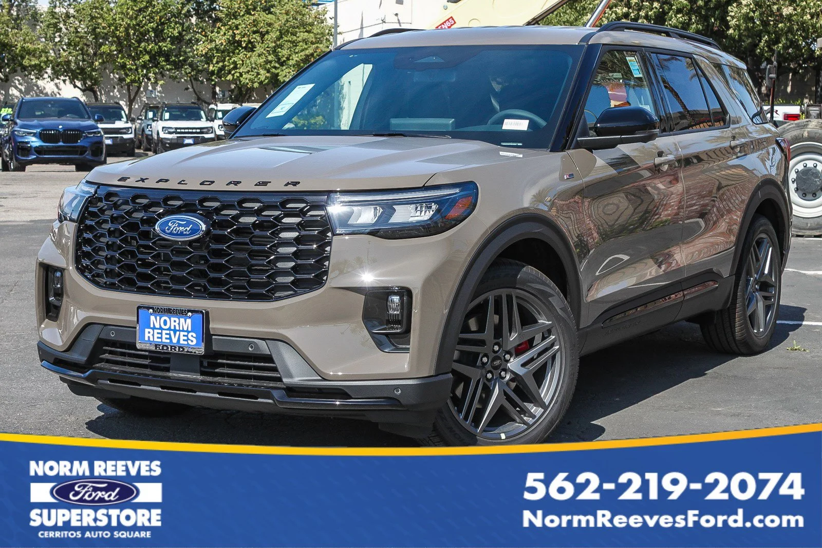2026 Ford Explorer ST-LINE RWD's photo