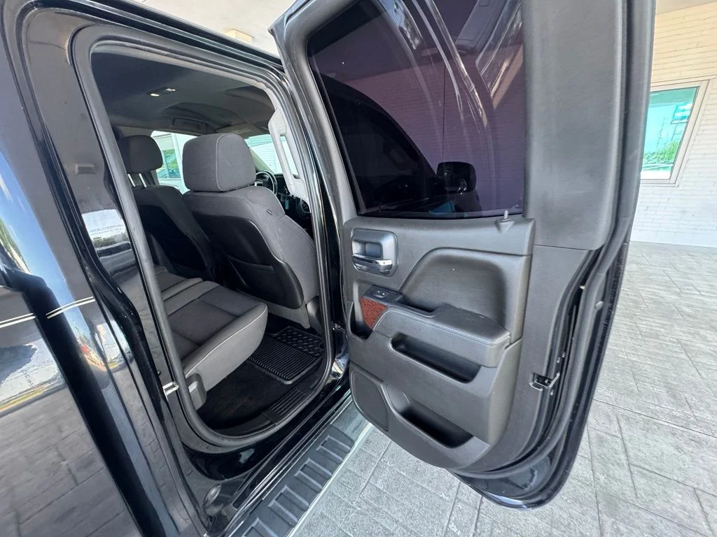 Used 2014 Black GMC SLE image 23
