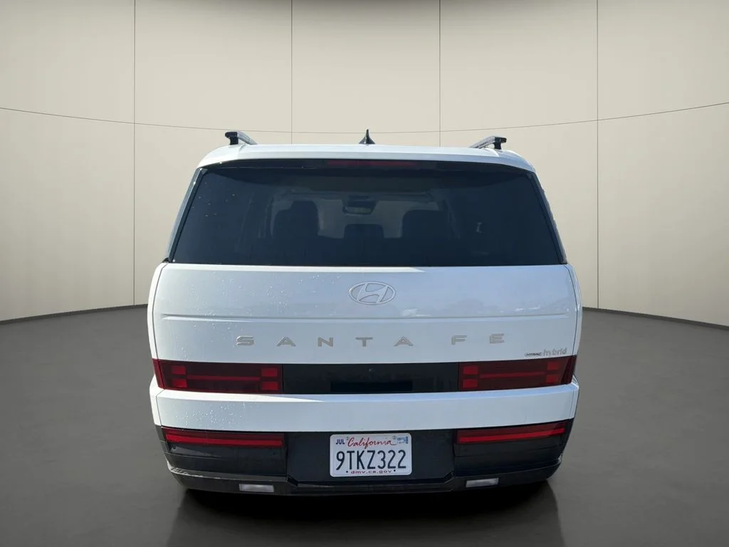 Used 2025 White Hyundai SEL image 6