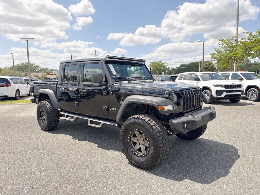 2021 Jeep Gladiator Sport's photo