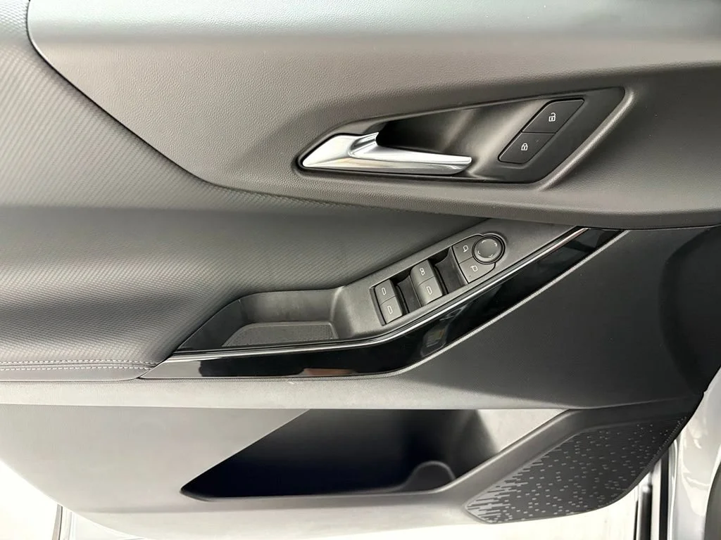 2027 Chevrolet Equinox LT - Photo 28