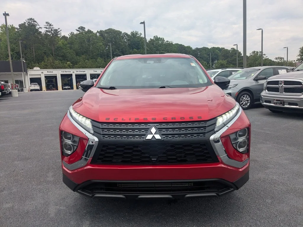 Used 2024  Mitsubishi LE image 2