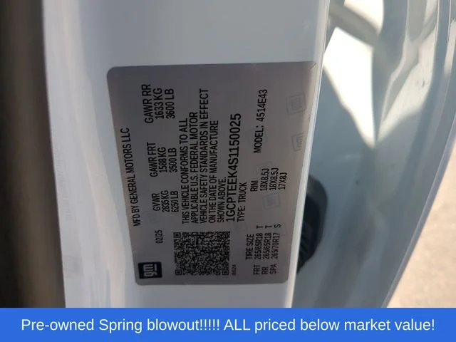 Used 2025 White Chevrolet Trail Boss image 49