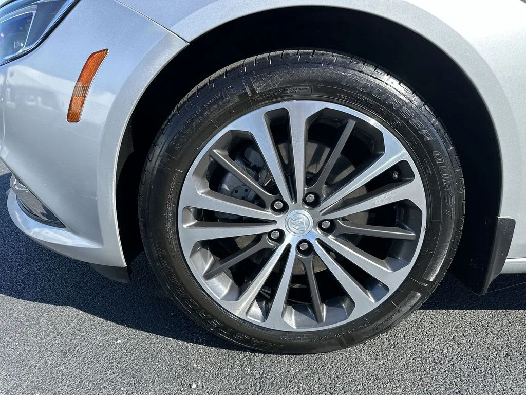 Used 2018 Silver Buick Essence image 16