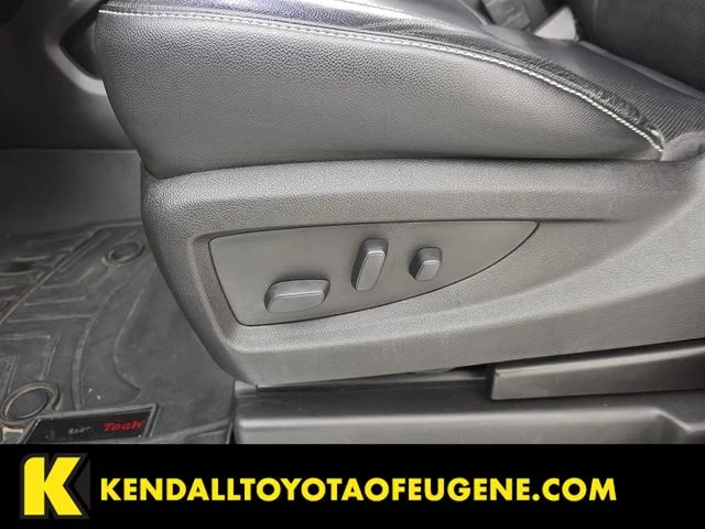 Used 2016 White Chevrolet LTZ image 19