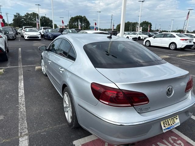 Used 2013  Volkswagen 2.0T Sport image 7
