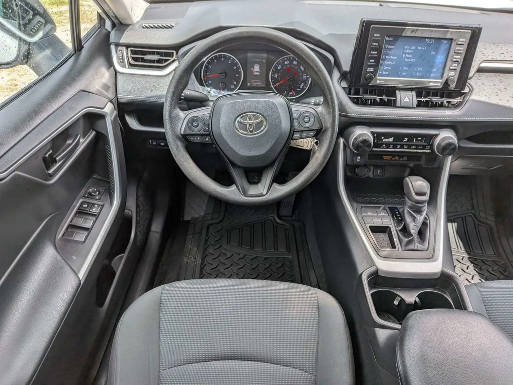 Used 2021 White Toyota LE image 18