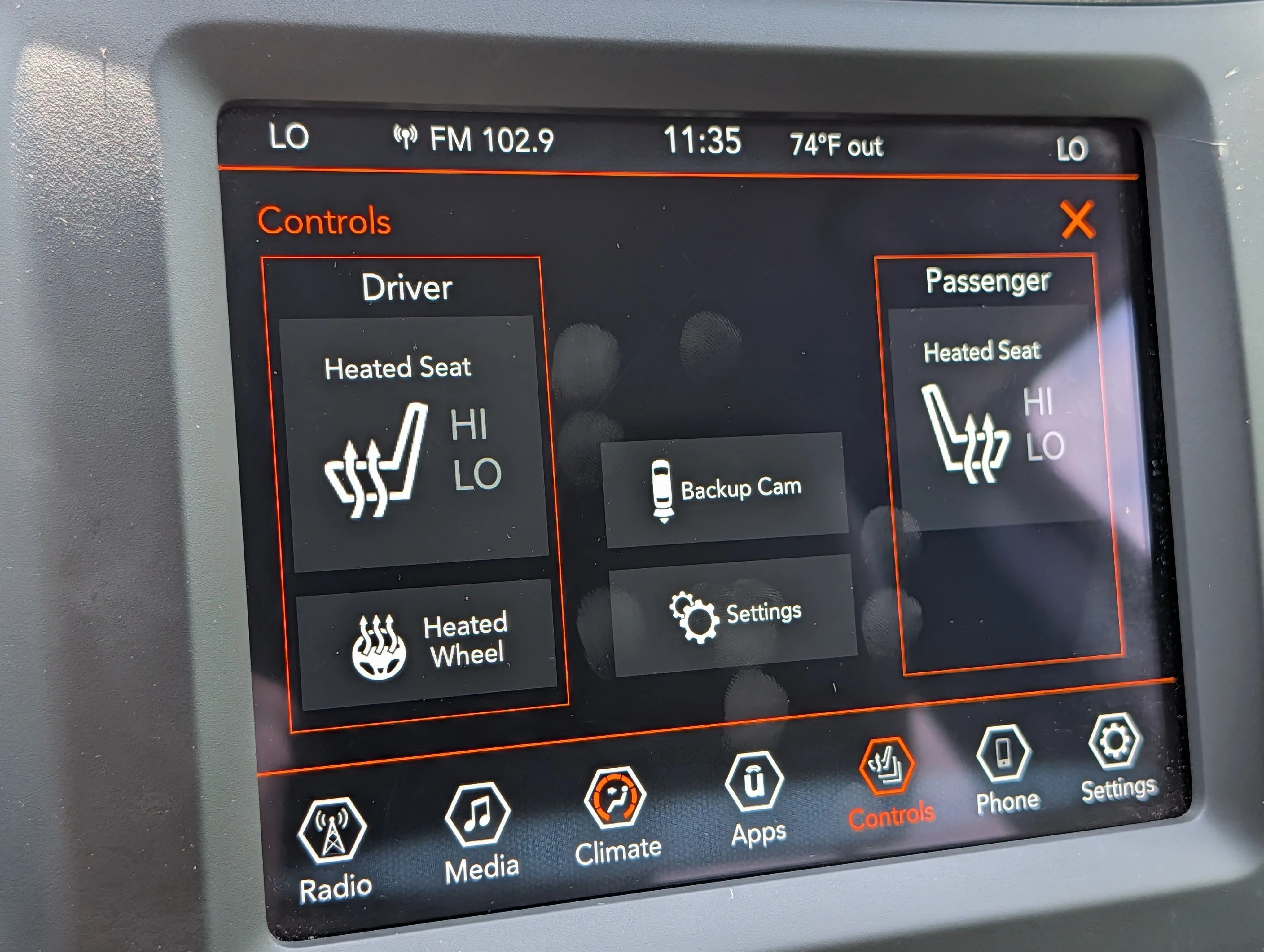 Used 2022 Granite Crystal Metallic Clearcoat Jeep Latitude Lux image 33