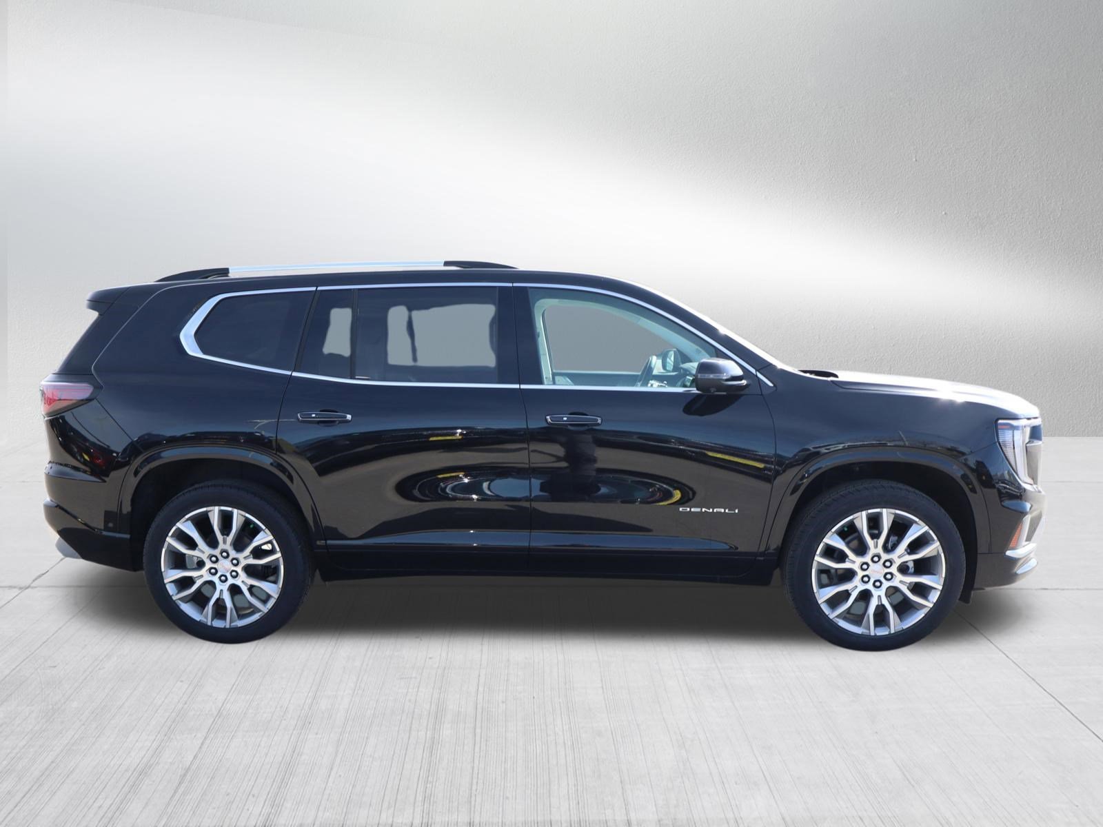 2026 GMC Acadia Denali - Photo 8