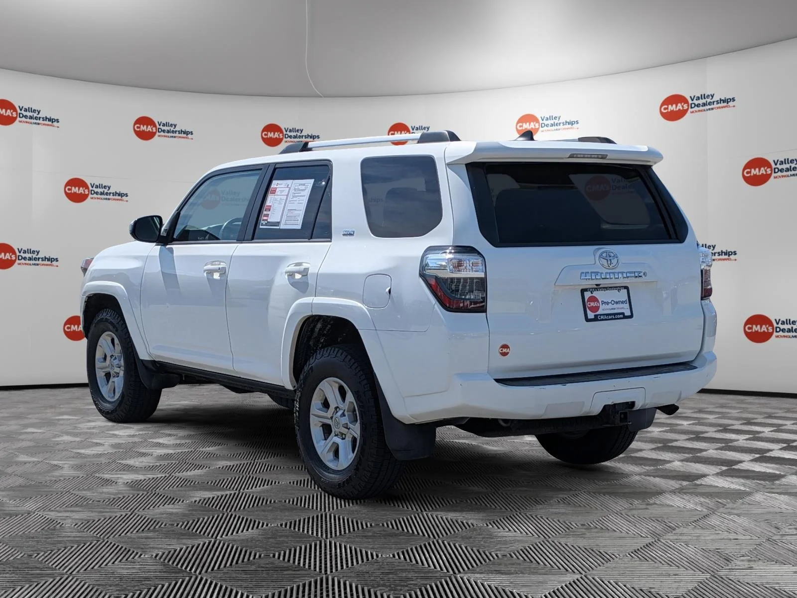 Used 2019 Super White Toyota SR5 image 21