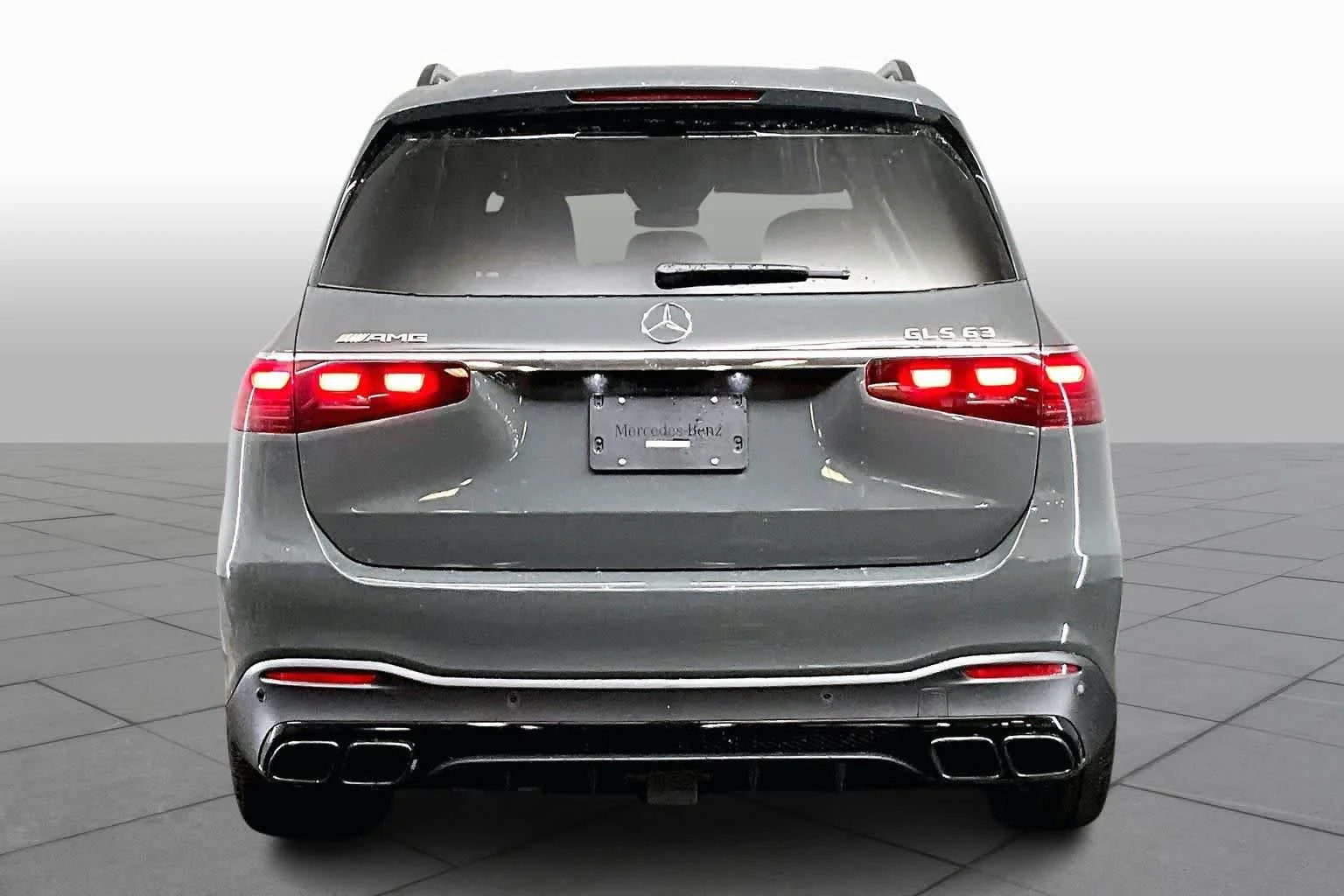 New 2026 MANUFAKTUR Signature Silicon Grey Mercedes-Benz AMG® GLS 63 image 5