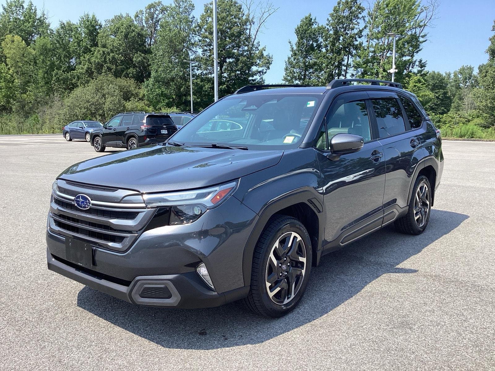 Used 2025 Magnetite Gray Metallic Subaru Limited image 3