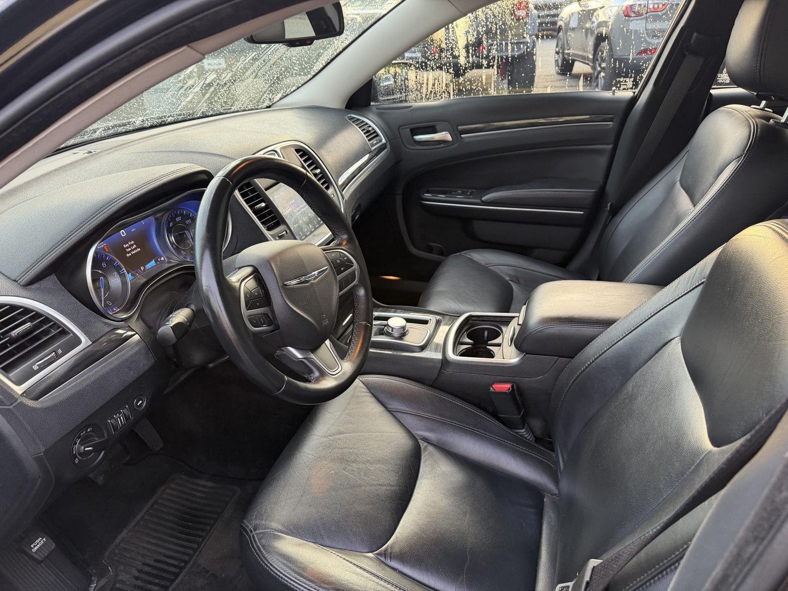 Used 2018 Gloss Black Chrysler Touring image 9