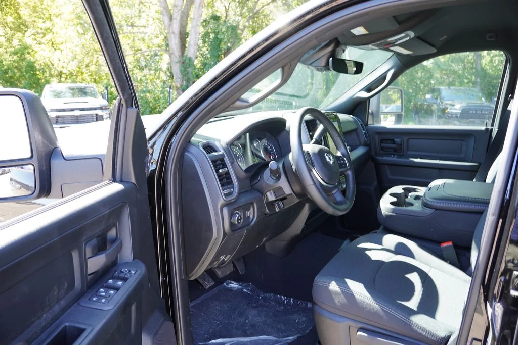2026 RAM 3500 Tradesman - Photo 11