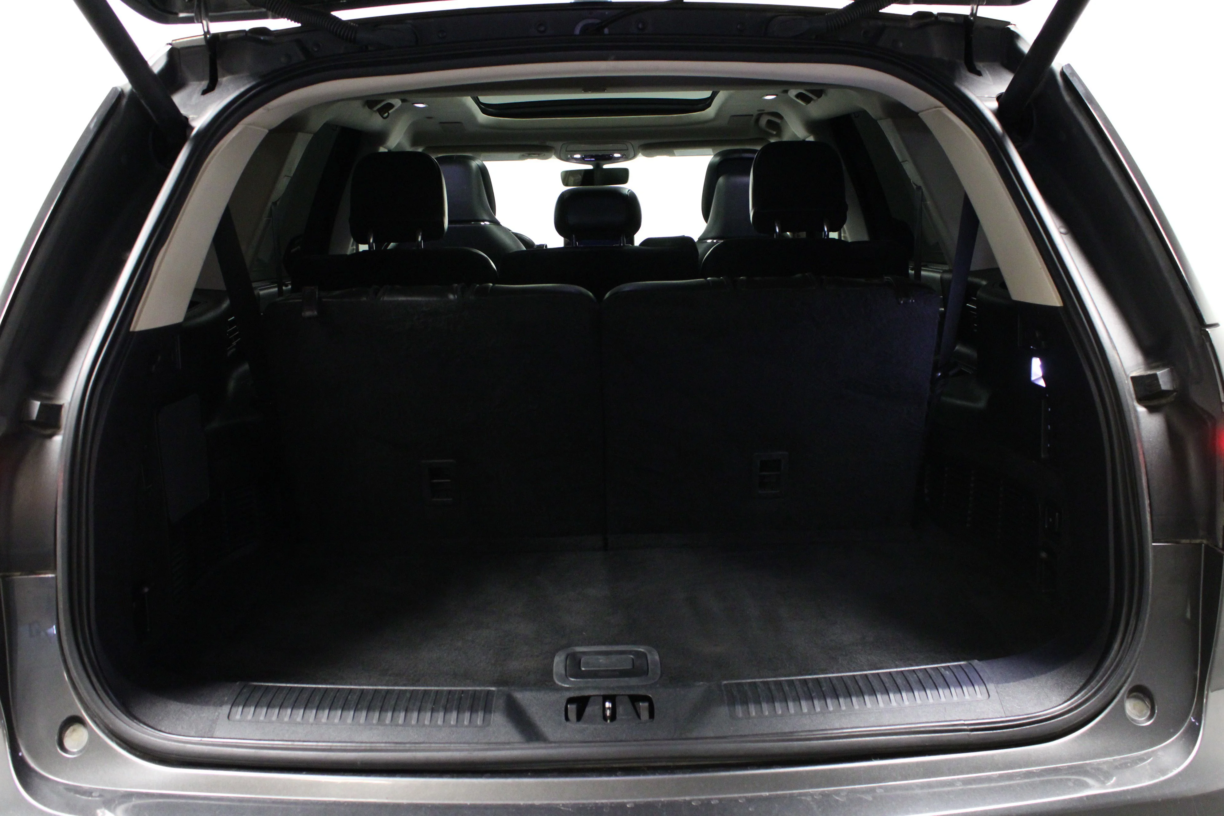 Used 2020 Magnetic Gray Lincoln Grand Touring image 15