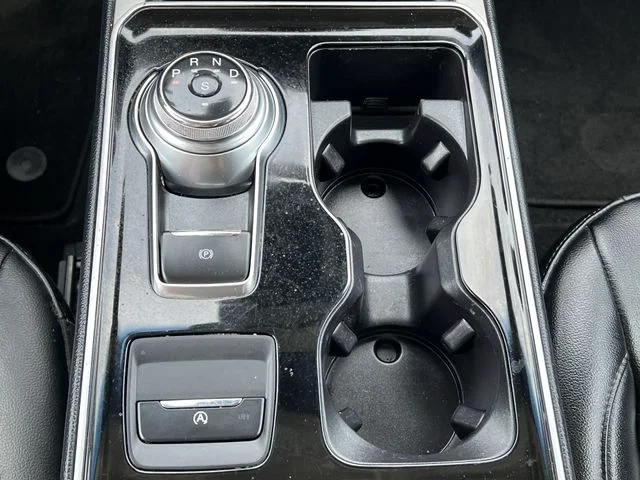 Used 2019 Gray Ford SEL image 11