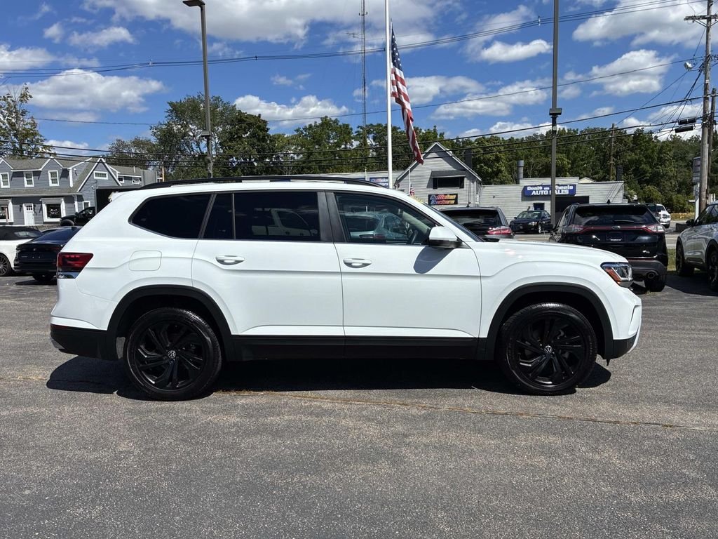 Used 2023 White Volkswagen 3.6L V6 SE w/Technology image 8