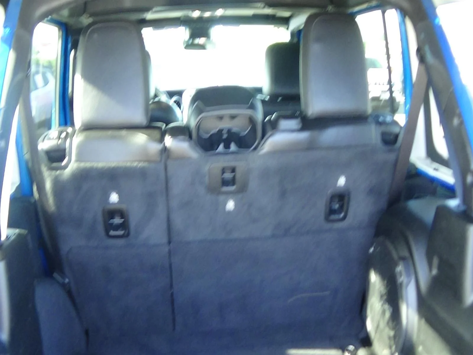 Used 2021 Hydro Blue Pearl Coat (pbj) Jeep Sahara Altitude image 10