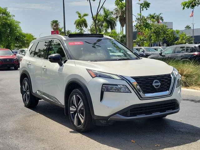 Used 2023 White Nissan SL image 3