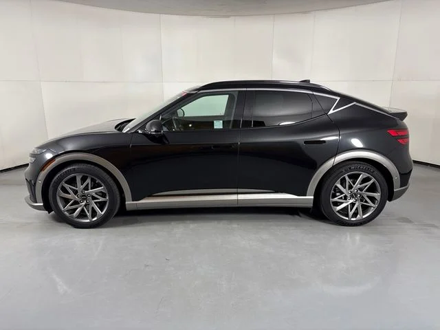 Used 2023 Black Genesis Advanced image 5