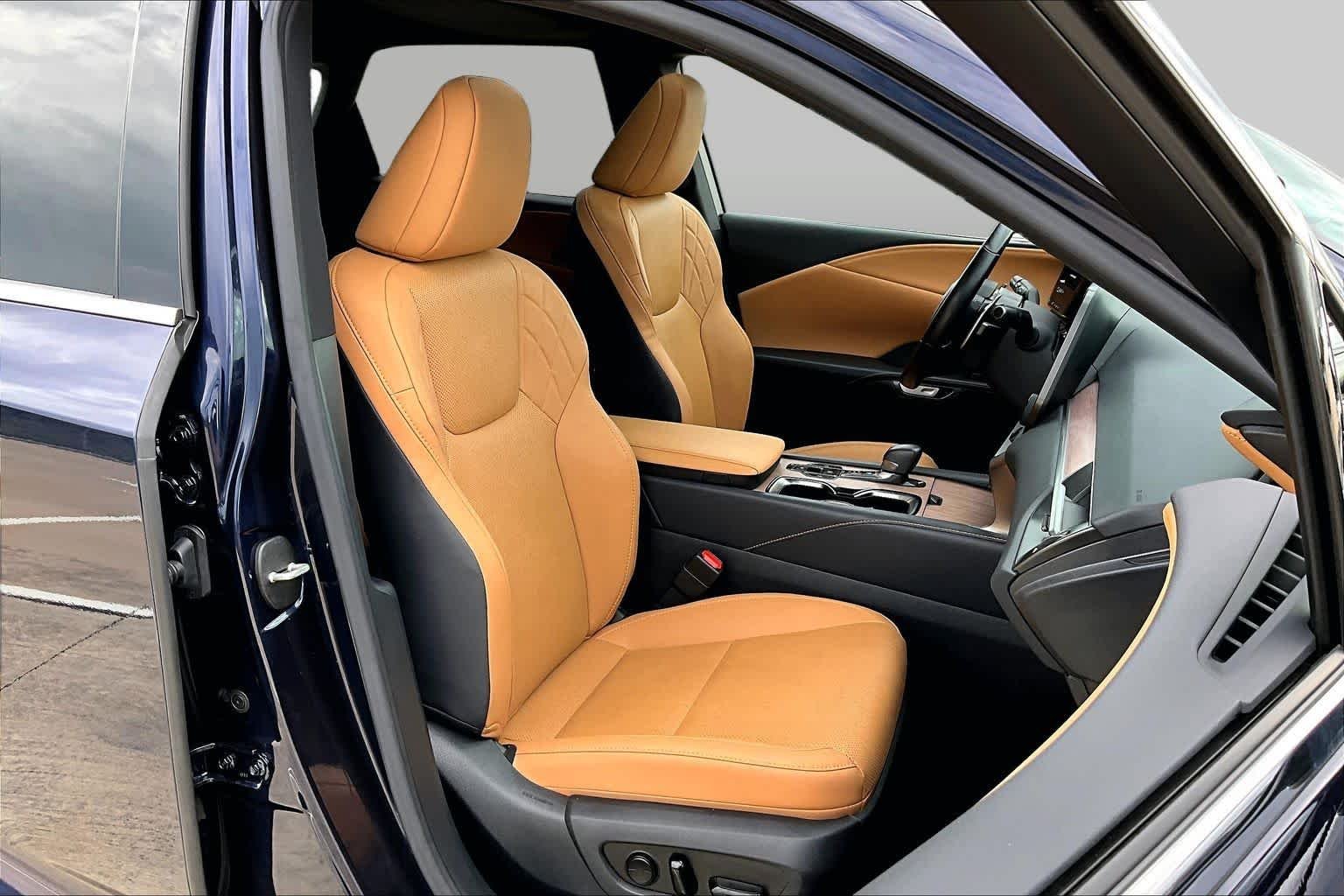 Used 2025 Nightfall Mica Lexus Premium image 9