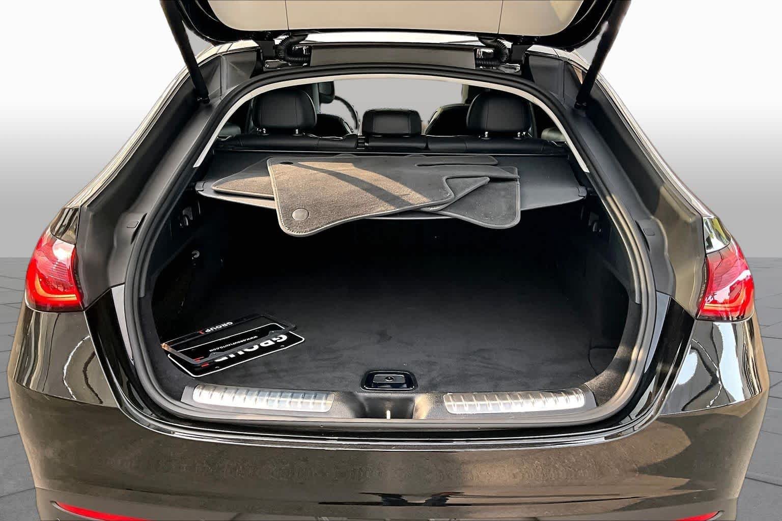 Used 2025 Black Mercedes-Benz GLC 300 image 37