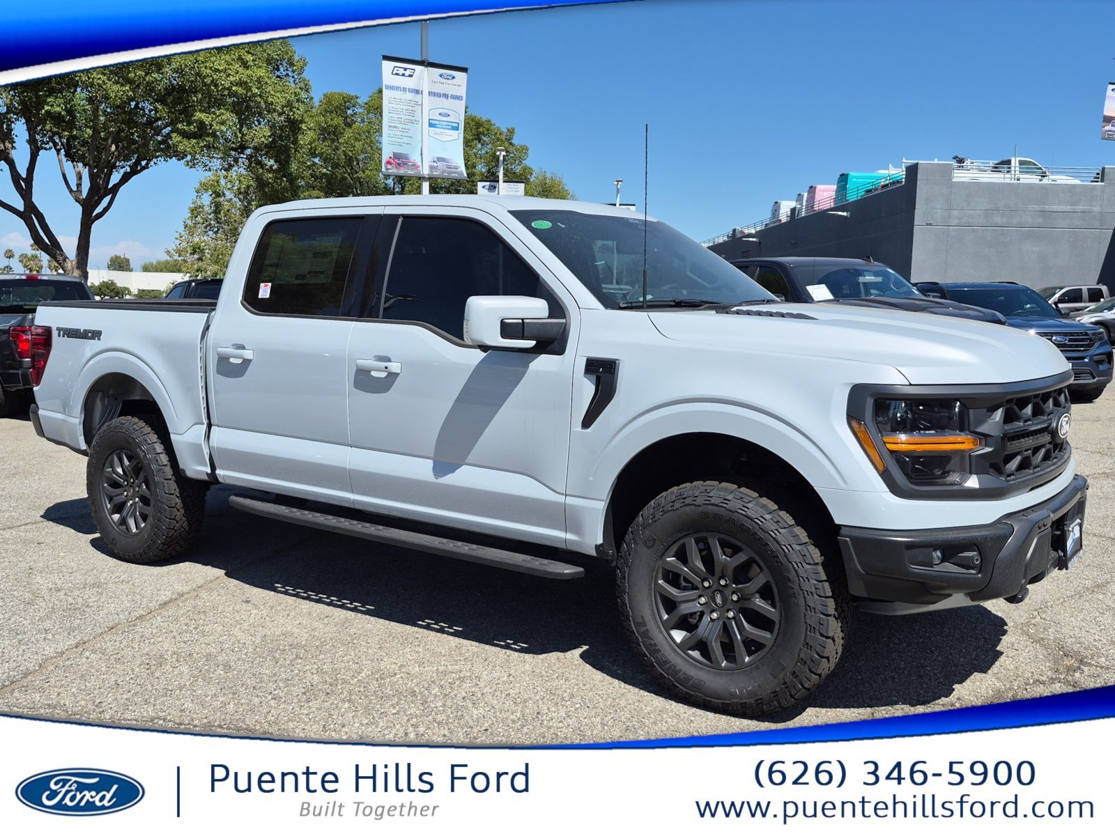 New 2025 Space White Metallic Ford Tremor® image 1