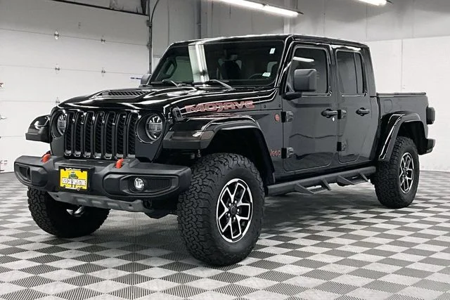 Used 2023 Black Clearcoat Jeep Mojave image 13