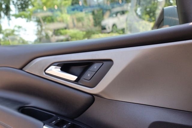 Used 2025 White Chevrolet LT image 25