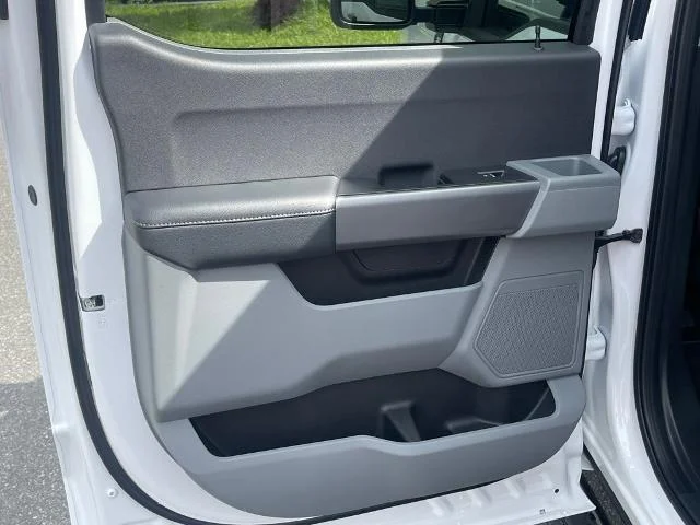 New 2026 Oxford White Ford F-350® XLT image 19
