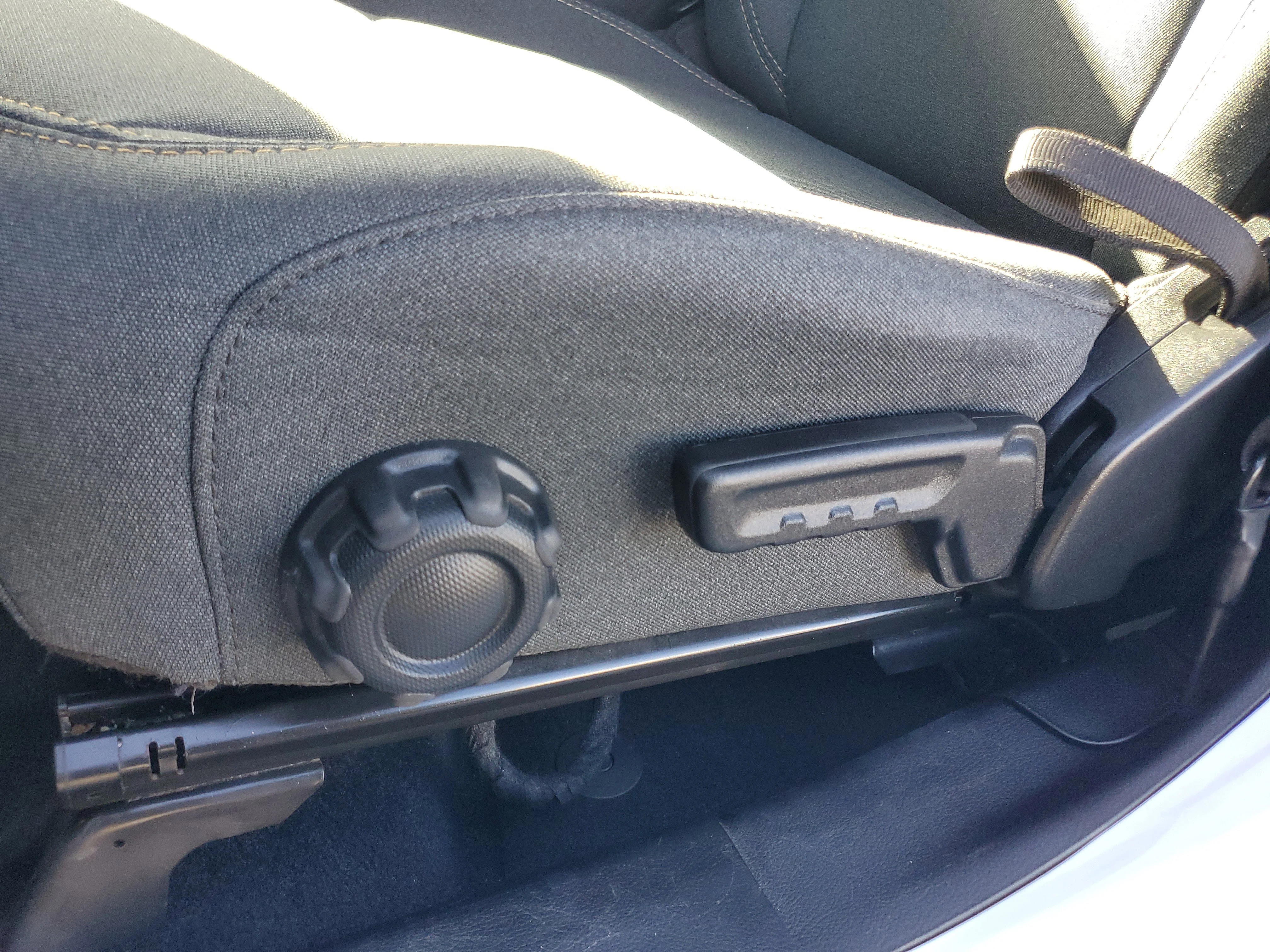 Used 2024 White Jeep Sport S image 14