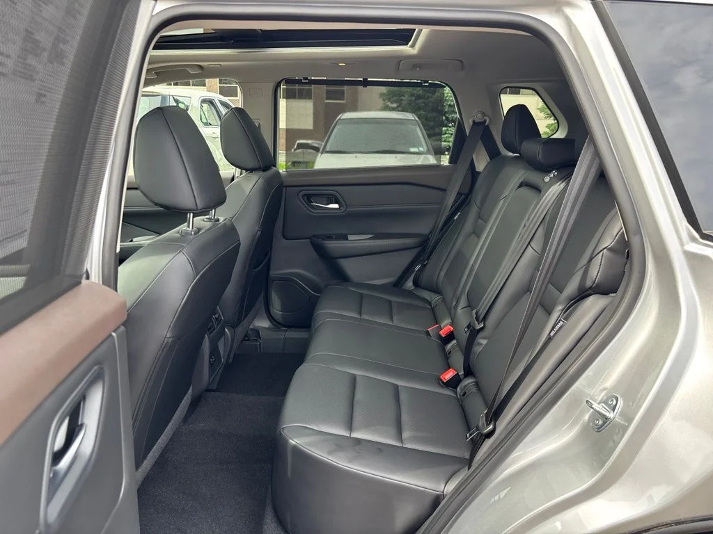 Used 2023 Silver Nissan SV image 14