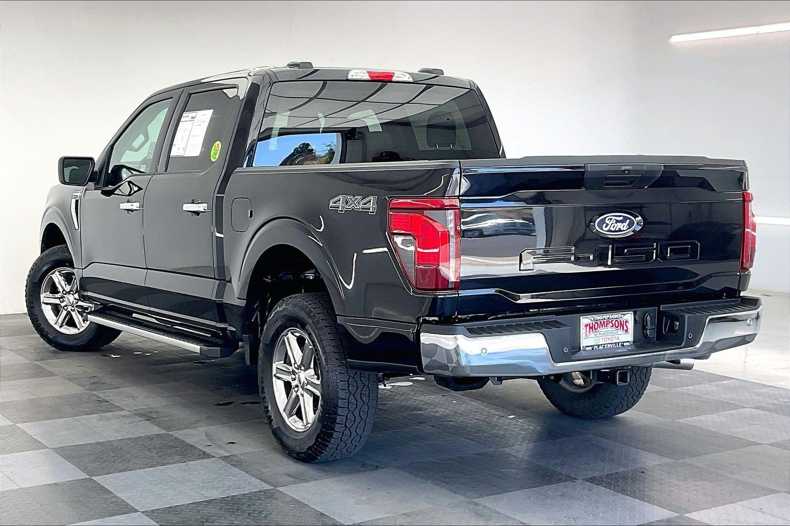 Used 2025 Agate Black Metallic Ford XLT image 10
