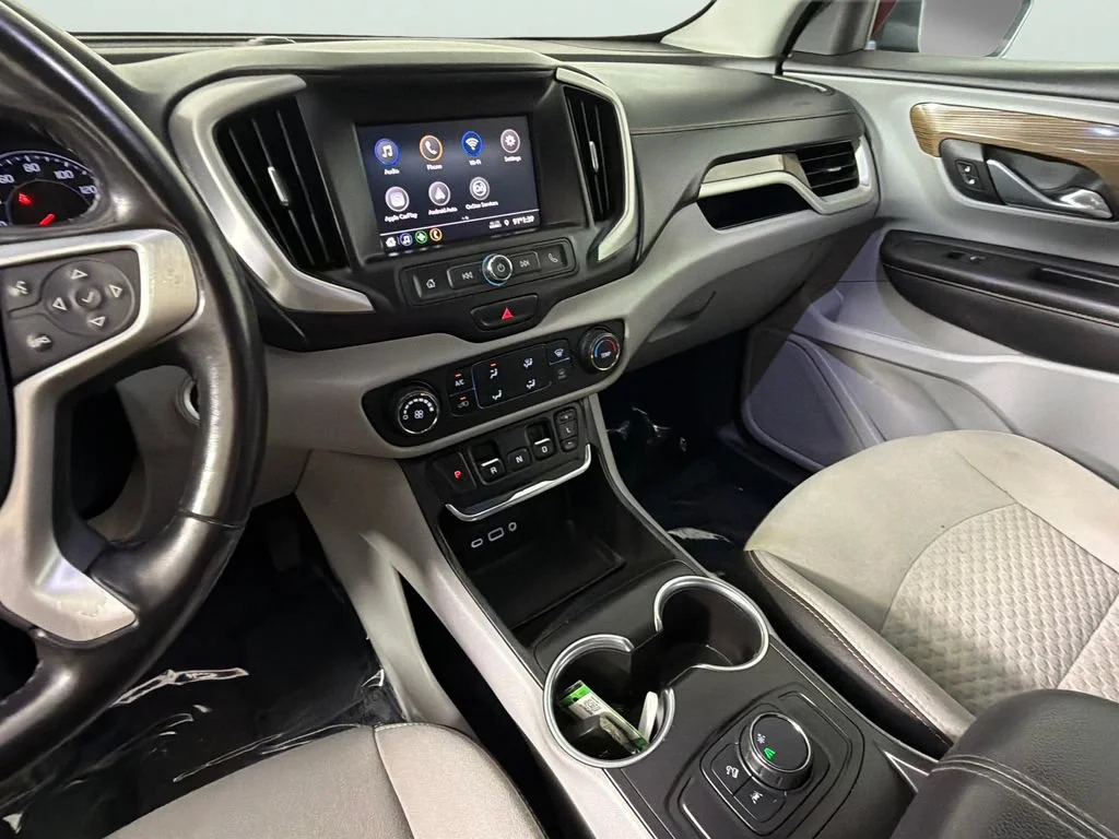 Used 2020 RED QUARTZ TINTCOAT GMC SLE image 19