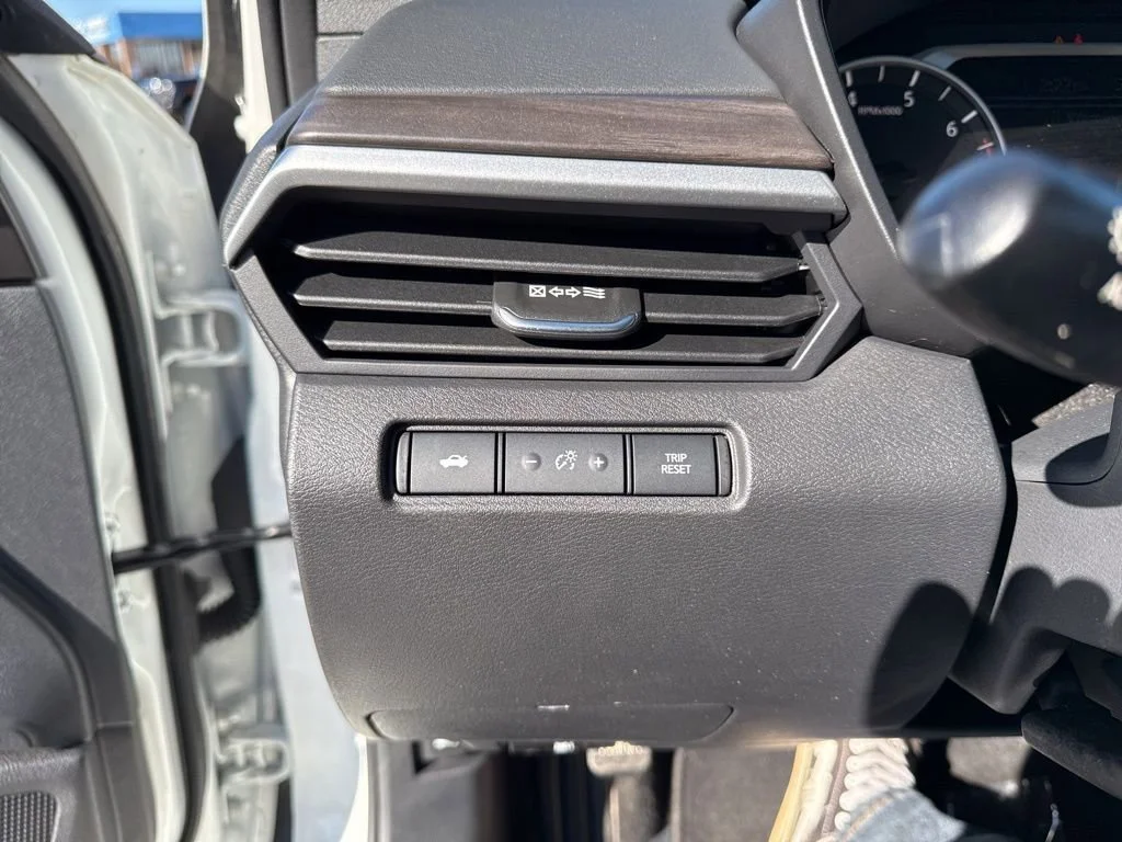 Used 2025 White Nissan SV image 23