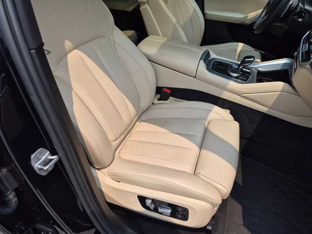 Used 2022 Black BMW xDrive40i image 30